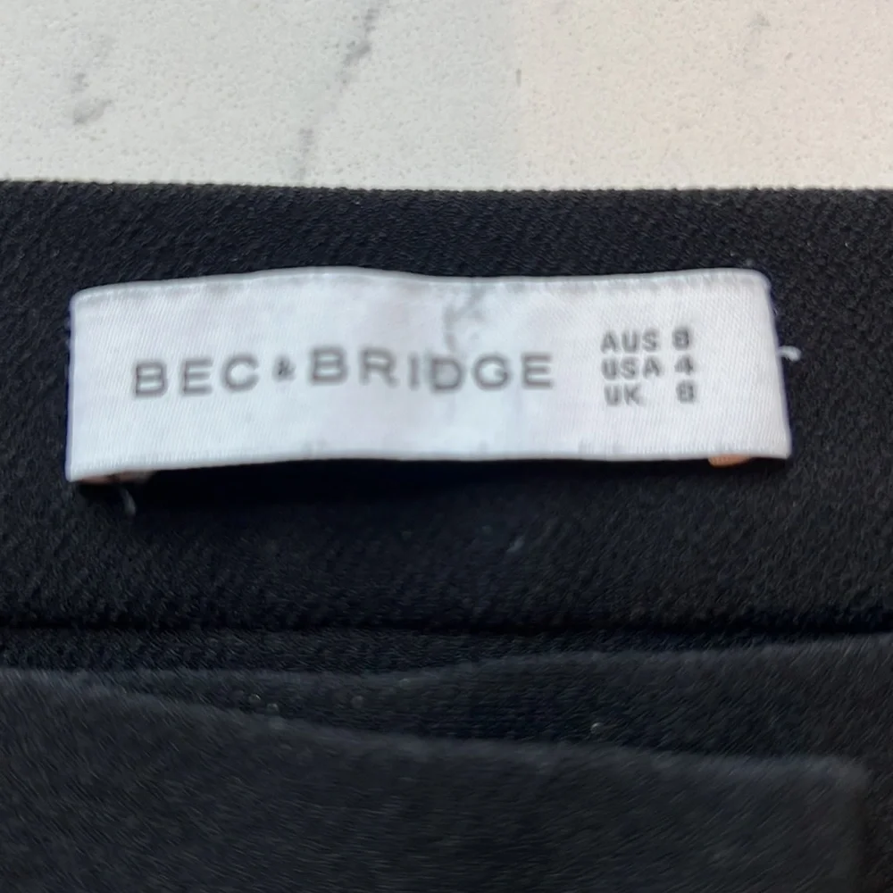 Bec & Bridge Black Pants/Slacks Hem cut‎ off look Size 4